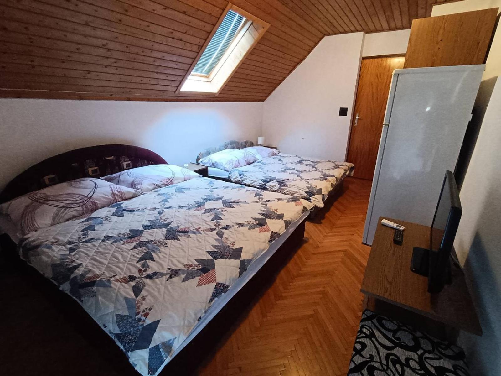 Bed and Breakfast Szuzanna Fenyves Panzio Siófok Exterior foto